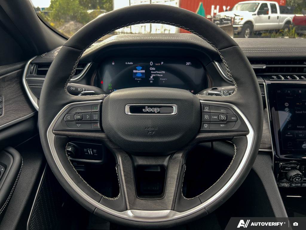 Used 2025 Jeep Grand Cherokee Limited 3.6 L 4WD at KW Auto Credit